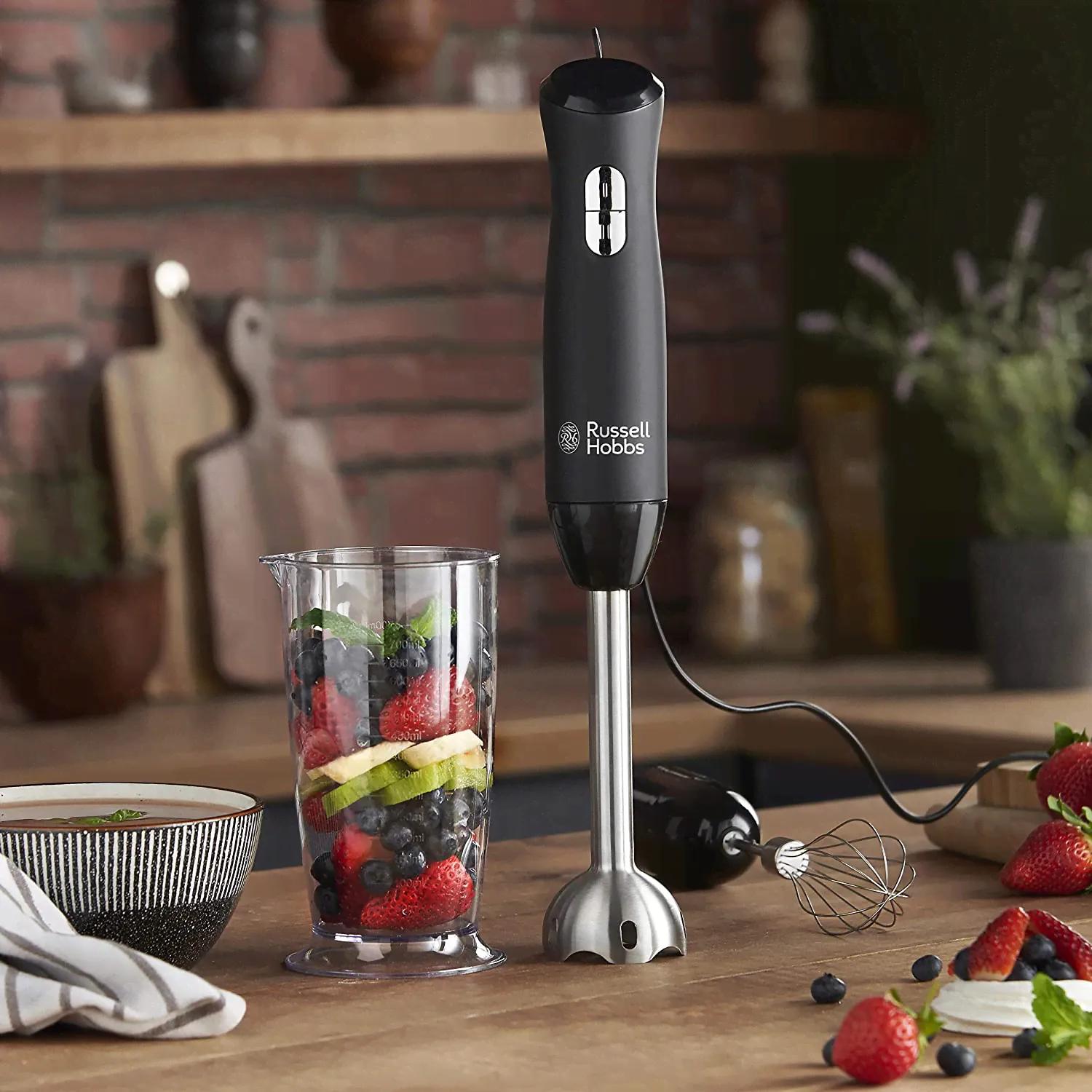 Russell Hobbs Russell Hobbs Погружной блендер Russell Hobbs 24702-56 миксеры и блендеры